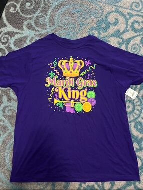 Men’s  Mardi Gras King Graphic Tee - Purple